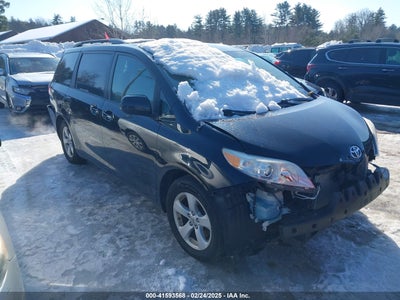 TOYOTA SIENNA 2011