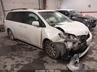 TOYOTA SIENNA 2017