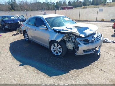 TOYOTA CAMRY 2011