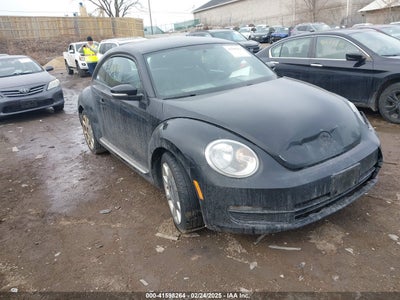 VOLKSWAGEN BEETLE 2012