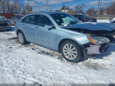 CHRYSLER 200 2013