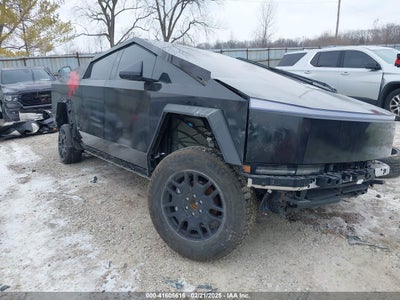 TESLA CYBERTRUCK 2024