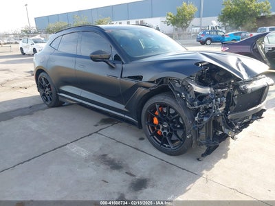 ASTON MARTIN DBX 2023