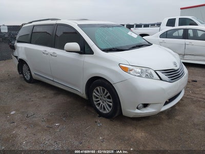 TOYOTA SIENNA 2016