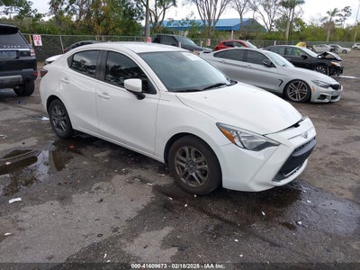 TOYOTA YARIS 2019