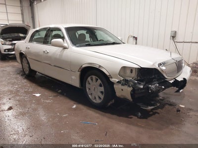 LINCOLN TOWN CAR 2004
