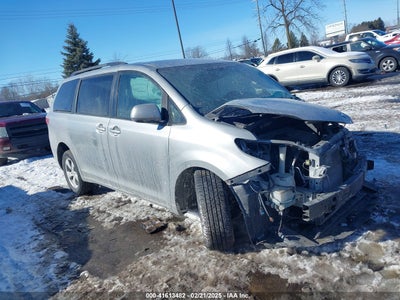 TOYOTA SIENNA 2015