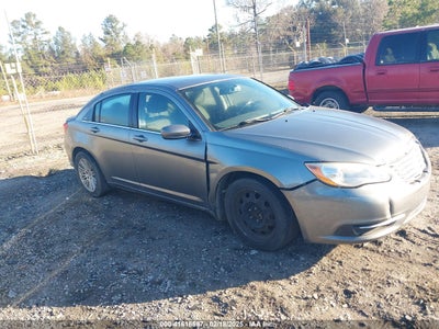 CHRYSLER 200 2011
