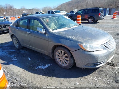 CHRYSLER 200 2013