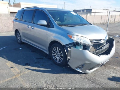 TOYOTA SIENNA 2020
