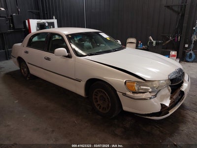 LINCOLN TOWN CAR 2001