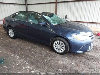 TOYOTA CAMRY 2016
