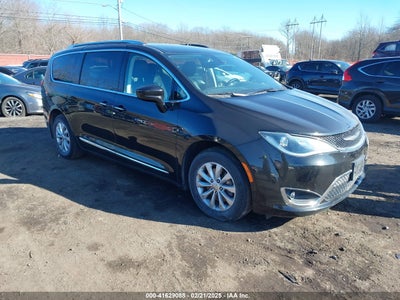 CHRYSLER PACIFICA 2018