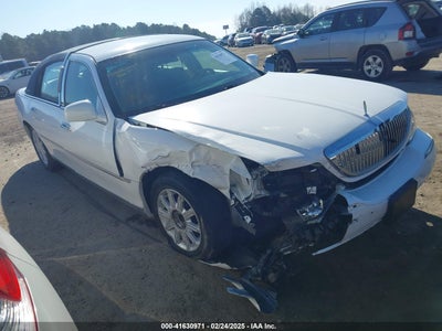 LINCOLN TOWN CAR 2010