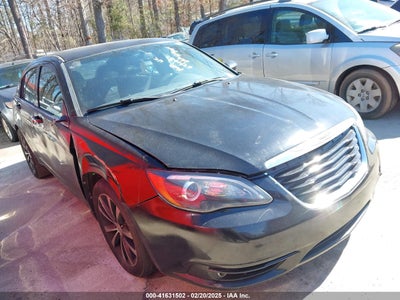 CHRYSLER 200 2013