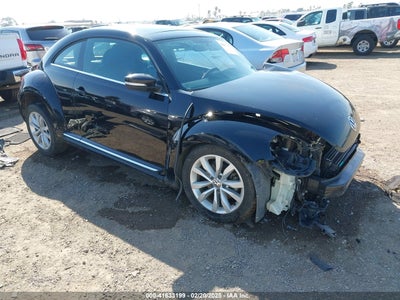 VOLKSWAGEN BEETLE 2013