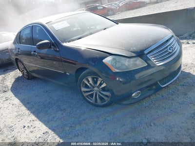 INFINITI M35 2010
