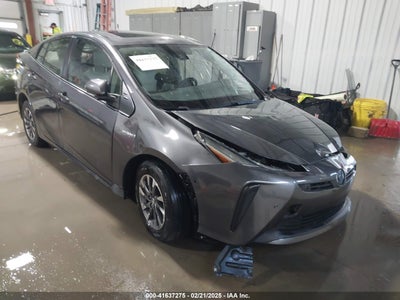 TOYOTA PRIUS 2021