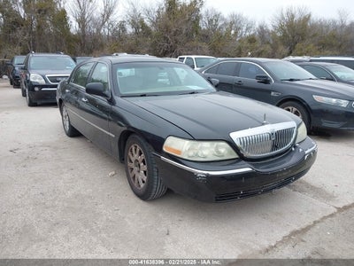 LINCOLN TOWN CAR 2008