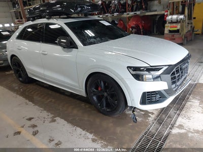 AUDI Q8 2022