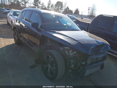 VOLVO XC40 2021