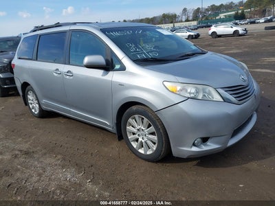 TOYOTA SIENNA 2016