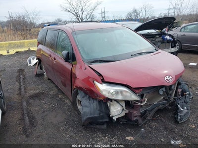 TOYOTA SIENNA 2013
