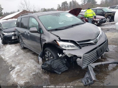 TOYOTA SIENNA 2020