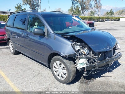 TOYOTA SIENNA 2010