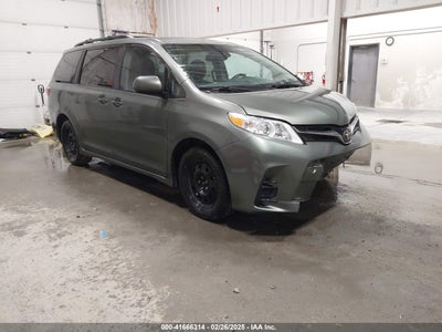 TOYOTA SIENNA 2019