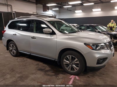 NISSAN PATHFINDER 2017