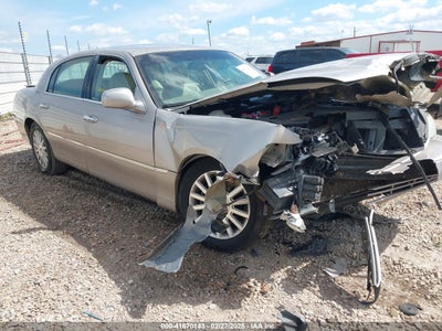 LINCOLN TOWN CAR 2003