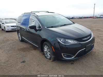 CHRYSLER PACIFICA 2017