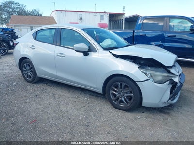 TOYOTA YARIS 2019