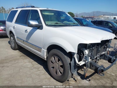 LINCOLN NAVIGATOR 2010
