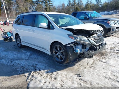 TOYOTA SIENNA 2016