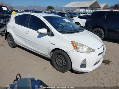 TOYOTA PRIUS C 2013