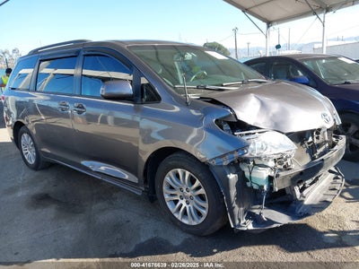 TOYOTA SIENNA 2013