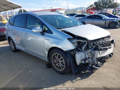 TOYOTA PRIUS V 2012