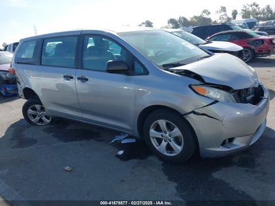 TOYOTA SIENNA 2017