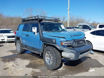 TOYOTA FJ CRUISER 2011