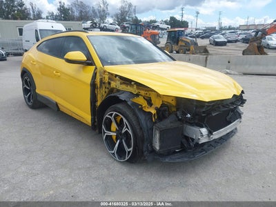 LAMBORGHINI URUS 2019