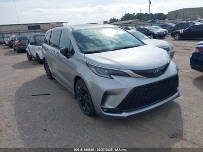 TOYOTA SIENNA 2021