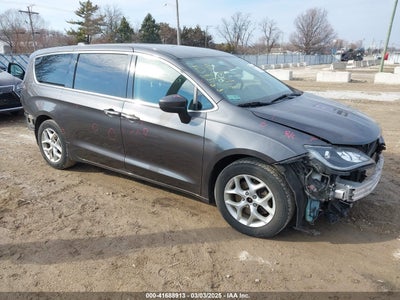 CHRYSLER PACIFICA 2017