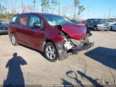 TOYOTA SIENNA 2011