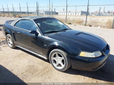FORD MUSTANG 2000