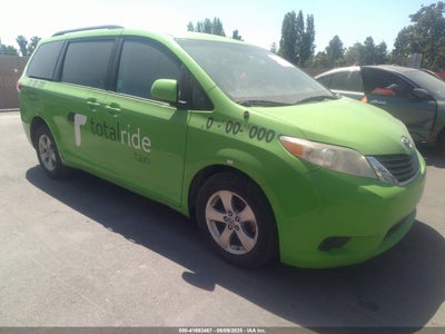 TOYOTA SIENNA 2014