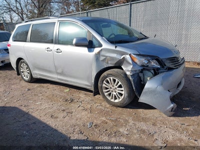 TOYOTA SIENNA 2013