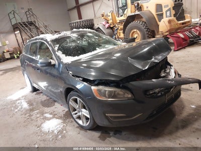 VOLVO V60 2015