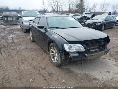 CHRYSLER 300 2015
